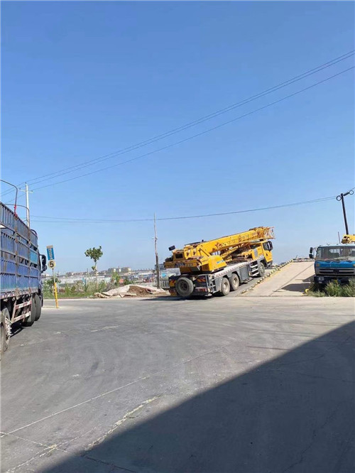 许昌市25吨吊车的租赁价格大概是多少？