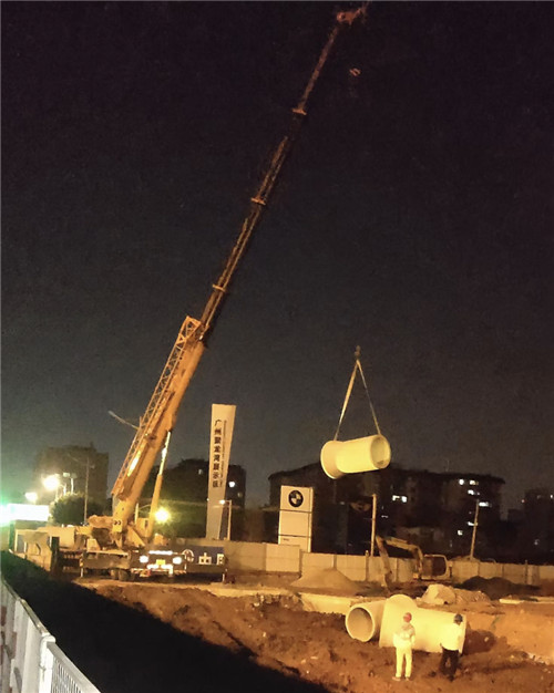 许昌市“弯臂矫正”—— 吊车的 “形变补偿” 技术